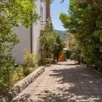 Tihana Mit Mediterranem Garten By Interhome Apartament *