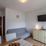 Tihana Mit Mediterranem Garten By Interhome Apartament *