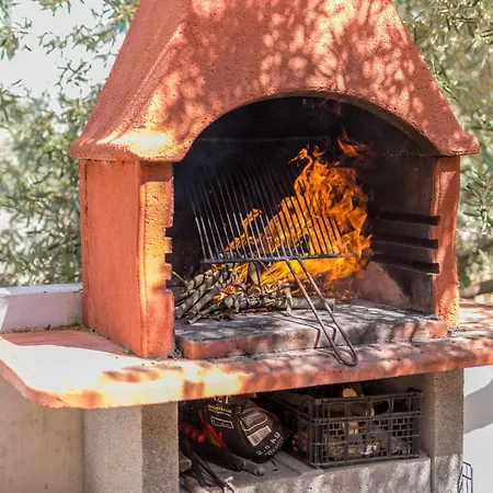 דירה Tihana Mit Mediterranem Garten By Interhome *