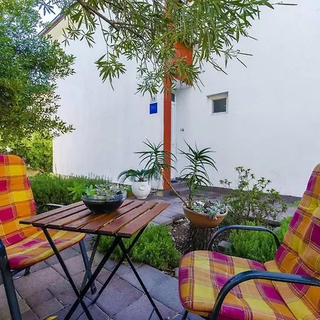 Tihana Mit Mediterranem Garten By Interhome *