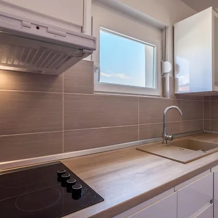 Apartman Tihana Mit Mediterranem Garten By Interhome