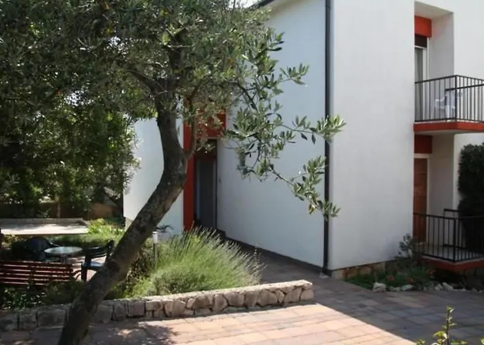 公寓 Tihana Mit Mediterranem Garten By Interhome *