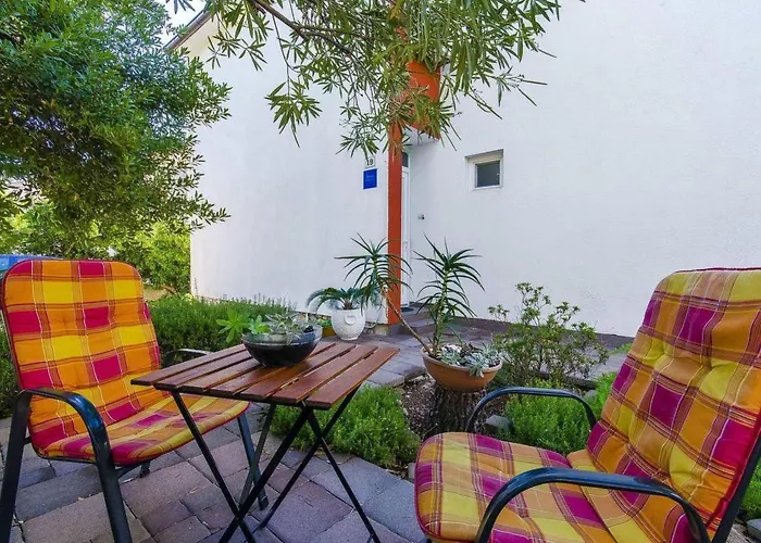 Tihana Mit Mediterranem Garten By Interhome *