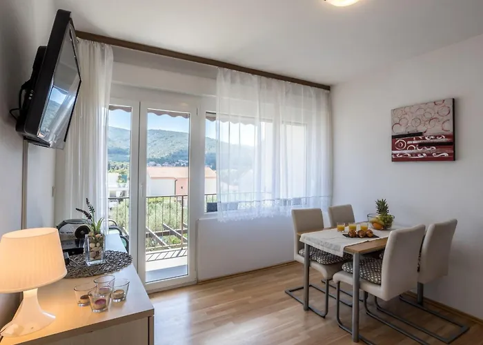 Tihana Mit Mediterranem Garten By Interhome 公寓