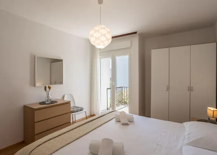 公寓 Tihana Mit Mediterranem Garten By Interhome