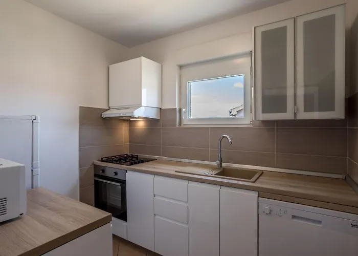 Tihana Mit Mediterranem Garten By Interhome 公寓