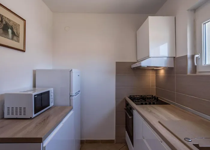 Tihana Mit Mediterranem Garten By Interhome 公寓